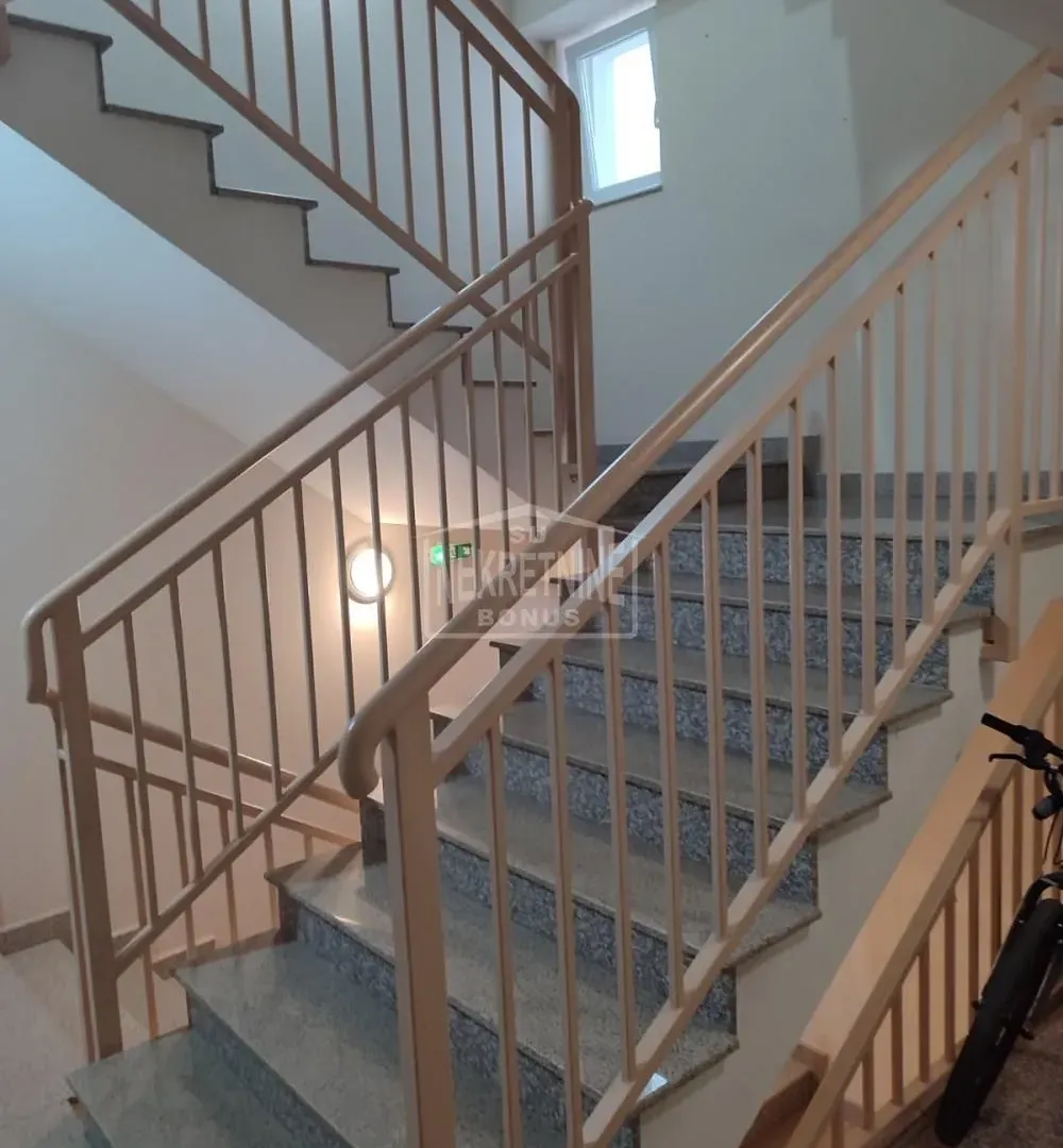 Prodaja, dvosoban stan, 52m², Centar, Subotica