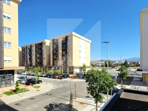 Rent, office space, 53m², City Kvart, Podgorica - image 6