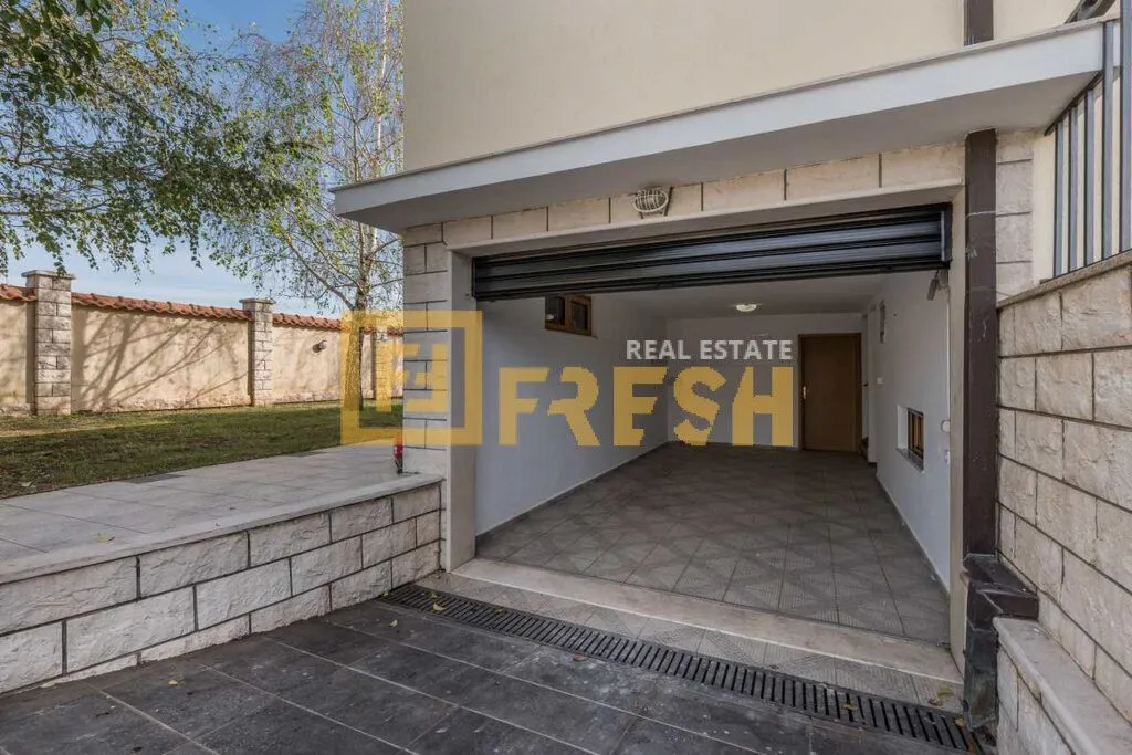 Rent, house, 370m², Zabjelo, Podgorica