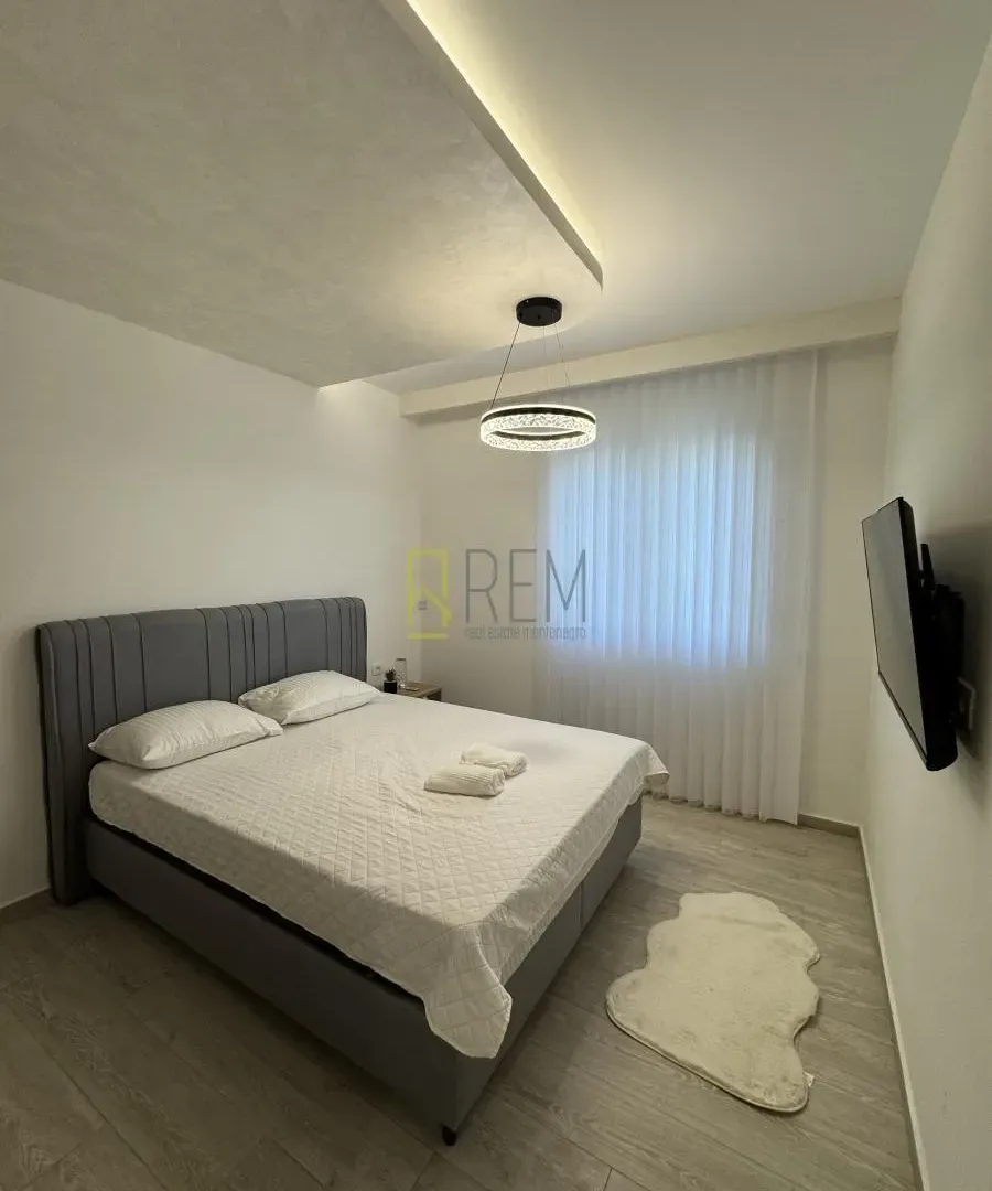 Sale, two bedroom apartment, 75m², Bečići, Budva