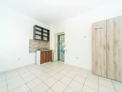 Izdavanje, poslovni prostor, 65m², Masline, Podgorica - image 7