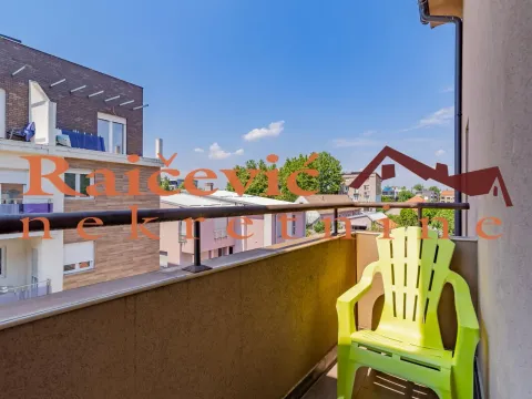 Prodaja, trosoban stan, 84m², Zemun Gornji Grad, Zemun Sve Podlokacije - image 3