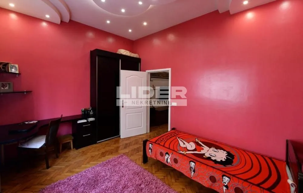 Prodaja, trosoban stan, 86m², Cvetni Trg, Vračar Sve Podlokacije