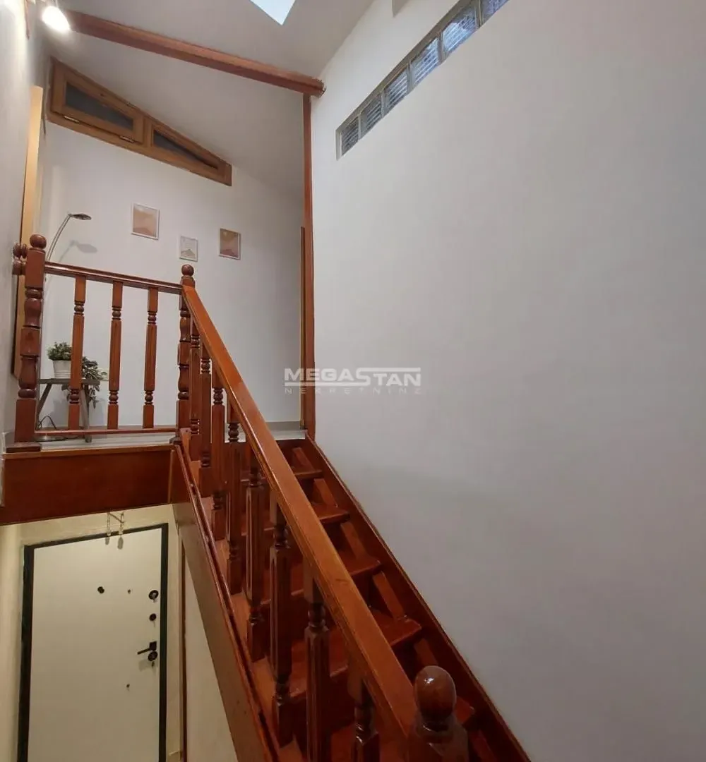 Prodaja, četvorosoban stan, 96m², Vračar Centar, Vračar Sve Podlokacije