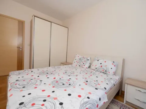 Izdavanje, jednosoban stan, 48m², Blok 9, Podgorica - image 8