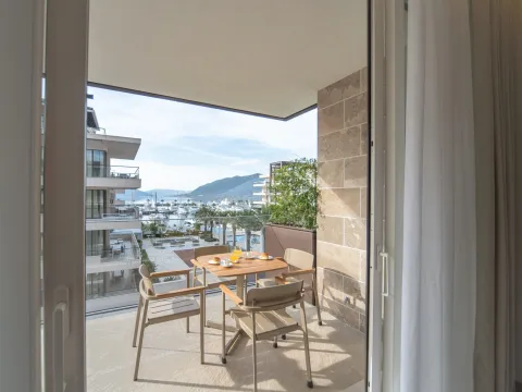 Rent, one bedroom apartment, 81m², Porto Montenegro, Tivat - image 15