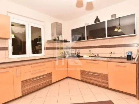 Prodaja, kuća, 200m², Podgorica, Crna Gora - image 6