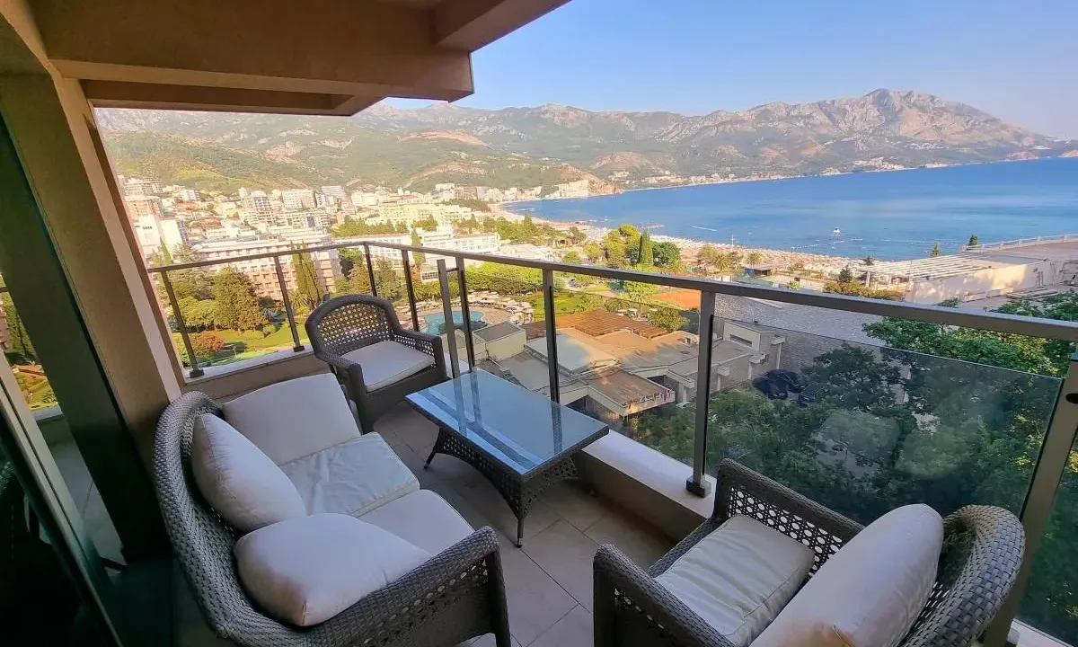 Rent, three bedroom apartment, 134m², Bečići, Budva