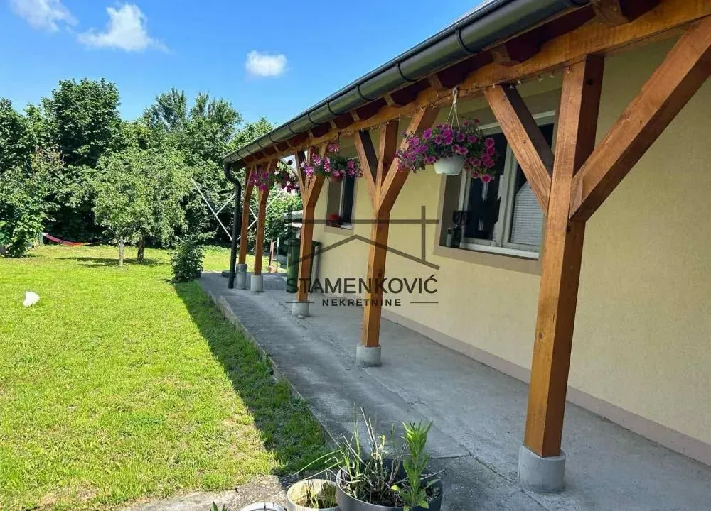 Izdavanje, kuća, 351m², Veternik, Novi Sad Sve Podlokacije