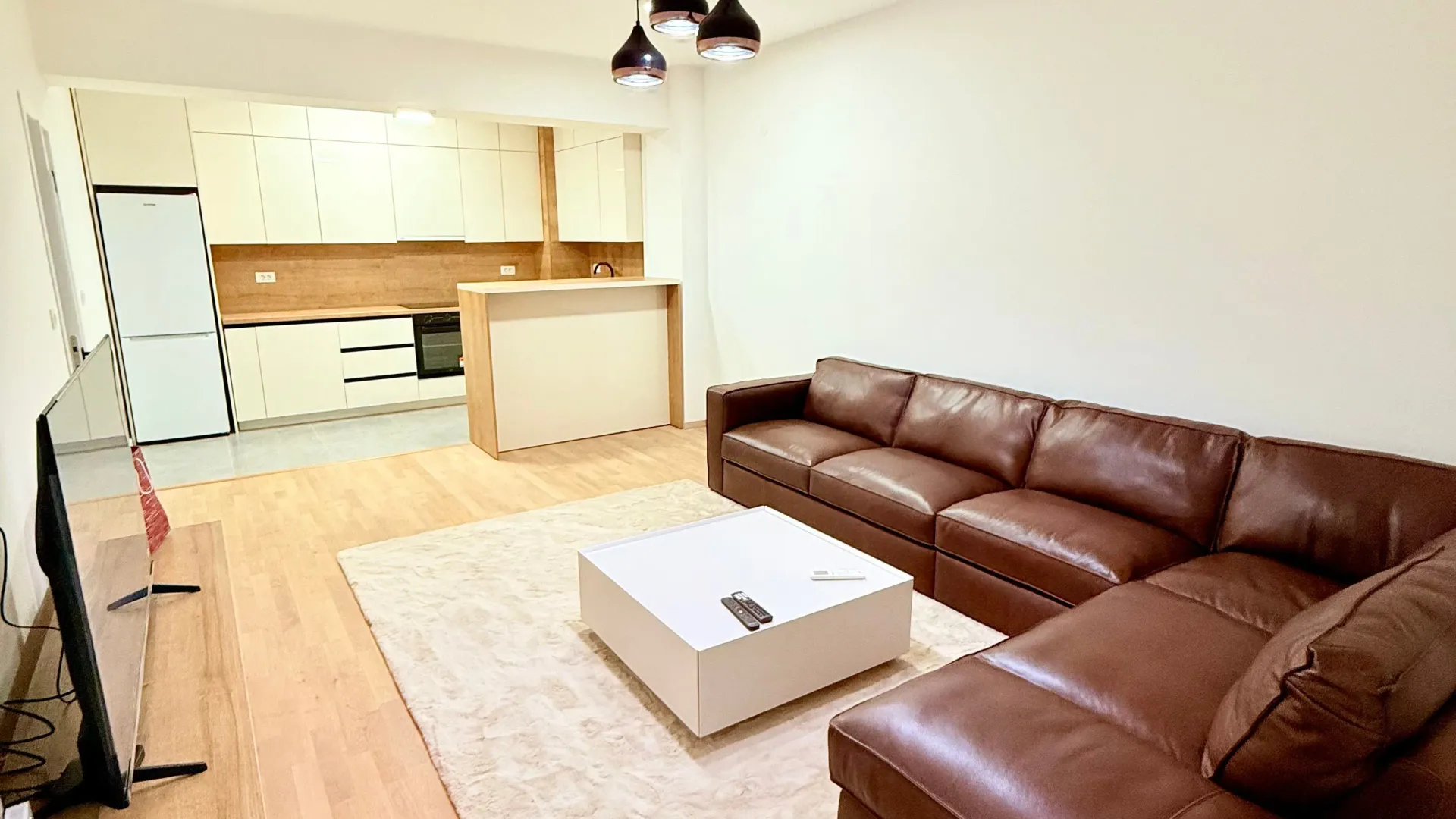 Izdavanje, dvosoban stan, 80m², Vezirov Most, Podgorica