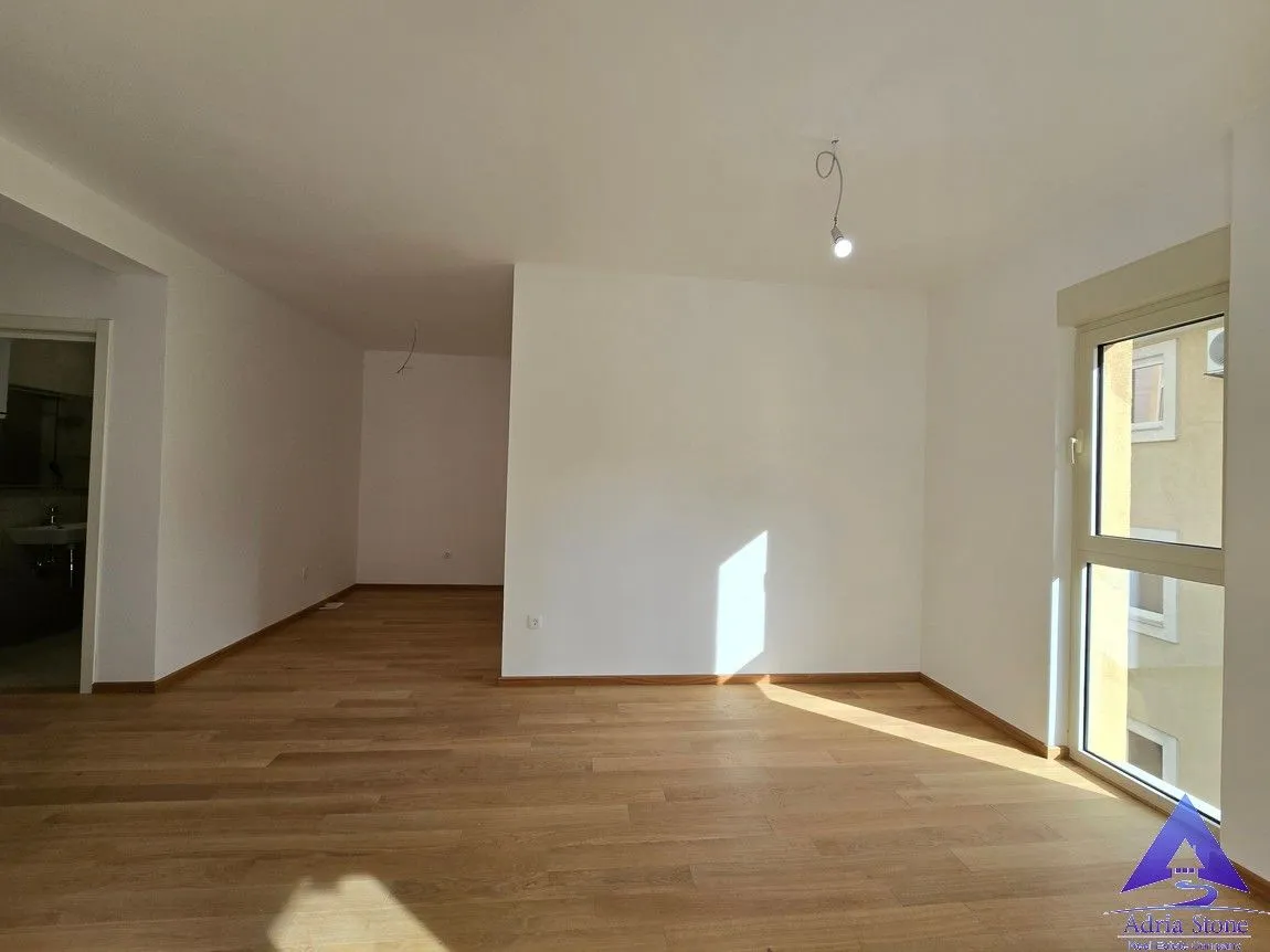Prodaja, dvosoban stan, 65m², Centar, Budva