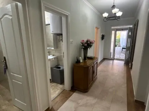 Izdavanje, trosoban stan, 90m², Seljanovo, Tivat - image 7