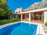 Prodaja, kuća, 305m², Orahovac, Kotor - image 2