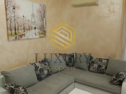 Izdavanje, dvosoban stan, 70m², City Kvart, Podgorica - image 1