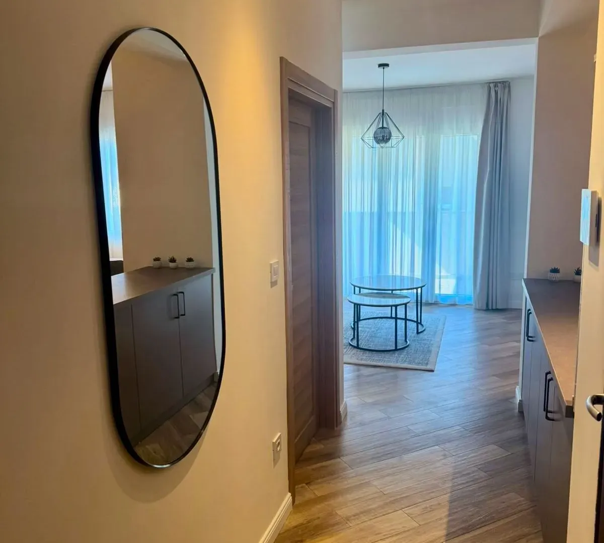 Izdavanje, dvosoban stan, 60m², Mažina, Tivat