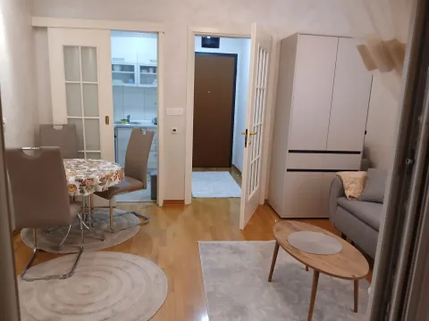 Rent, studio apartment, 32m², City Kvart, Podgorica - image 1