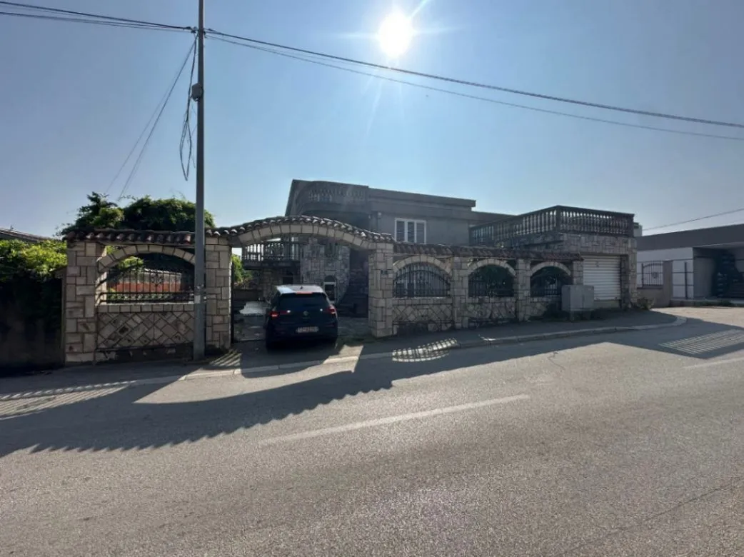 Sale, house, 130m², Popovići, Bar