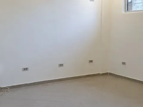 Izdavanje, poslovni prostor, 24m², Pobrežje, Podgorica - image 3