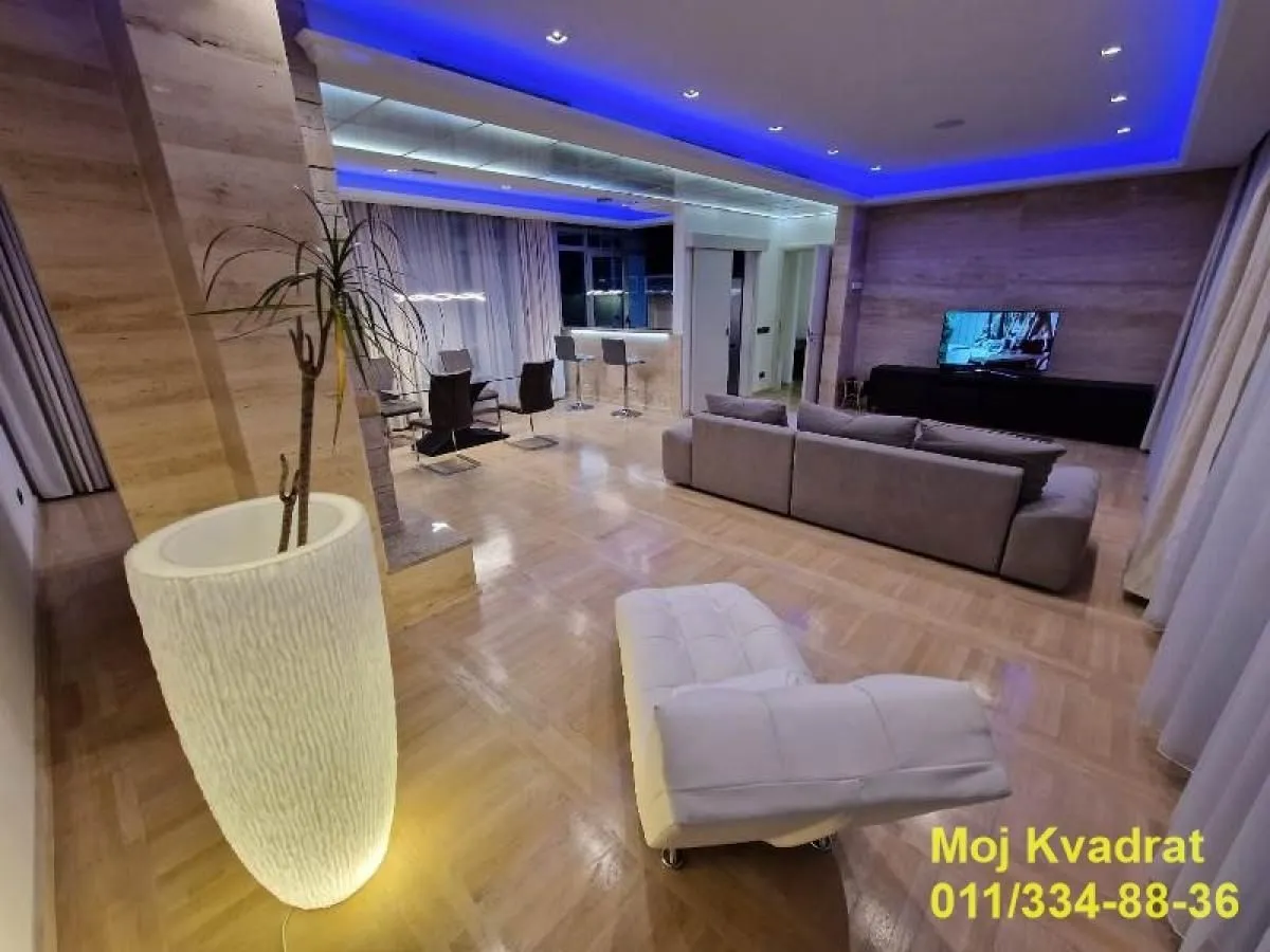 Izdavanje, trosoban stan, 148m², Savski Venac, Beograd