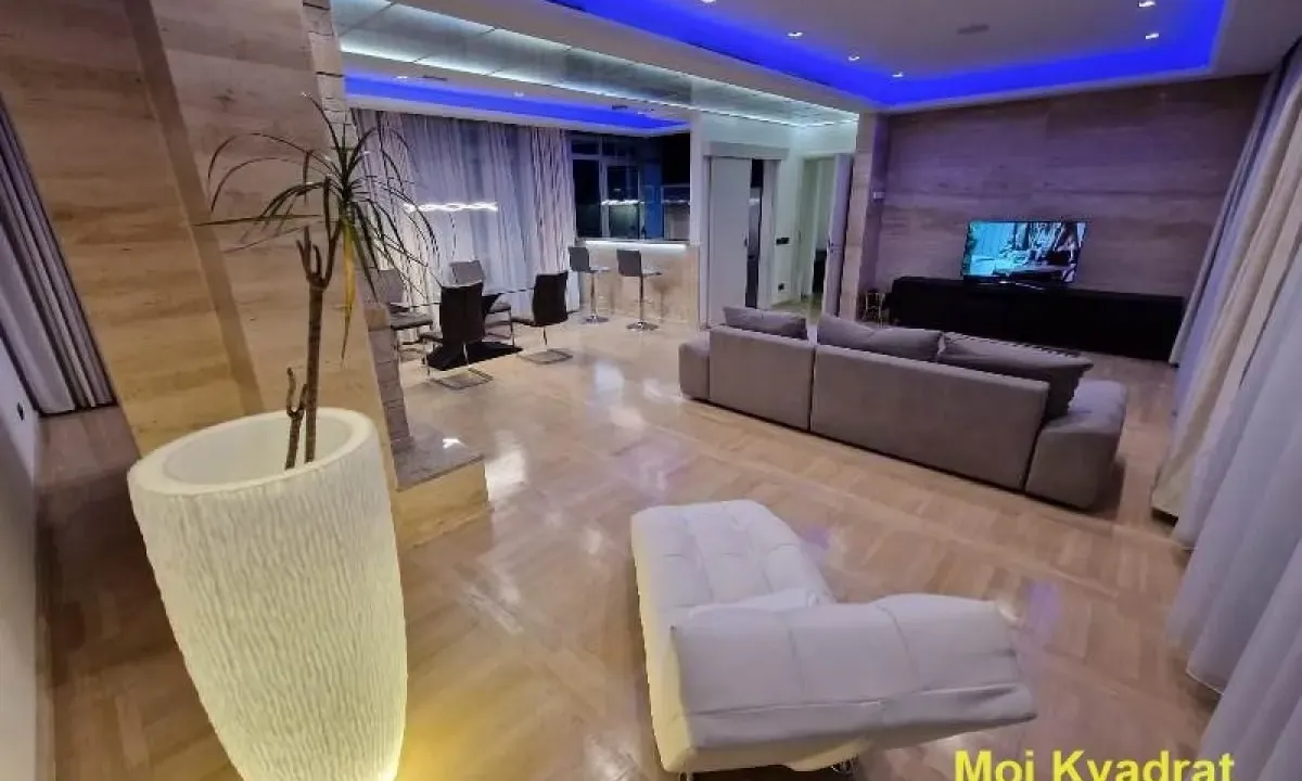 Izdavanje, trosoban stan, 148m², Savski Venac, Beograd