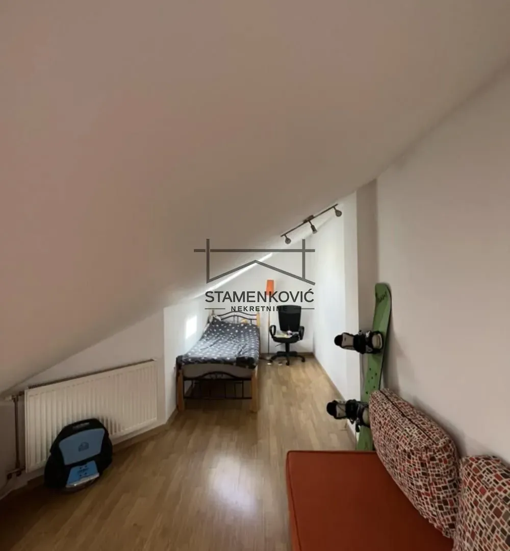 Prodaja, trosoban stan, 111m², Grbavica, Novi Sad Sve Podlokacije