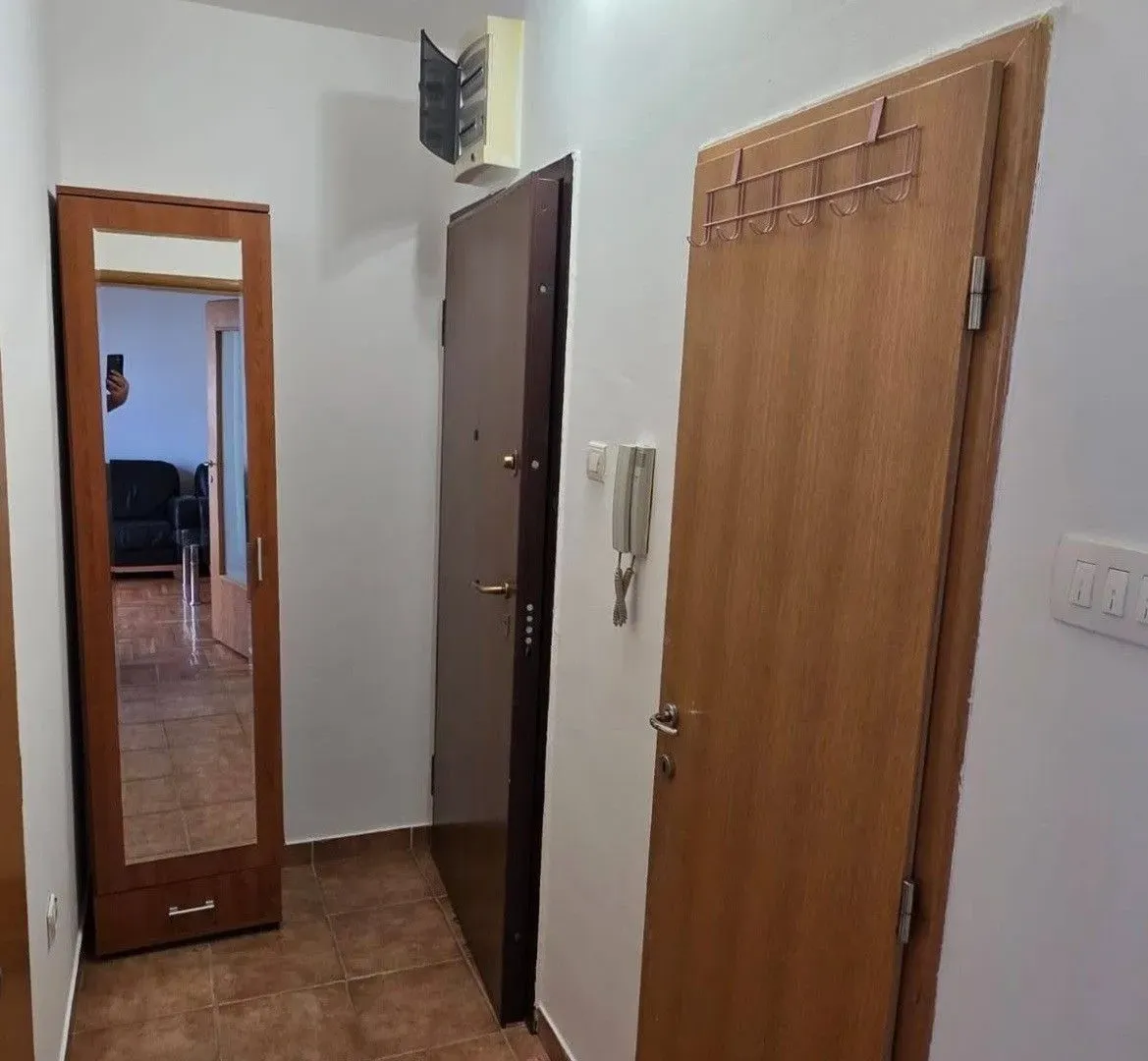 Prodaja, dvosoban stan, 53m², Krivi Most, Podgorica