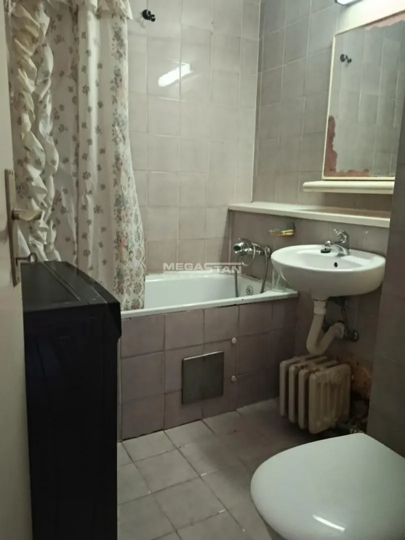 Izdavanje, jednosoban stan, 52m², Karaburma, Palilula Sve Podlokacije