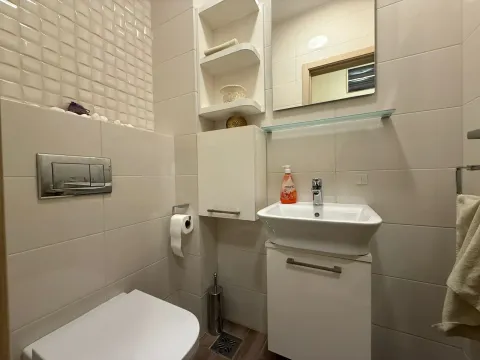 Sale, two bedroom apartment, 72m², City Kvart, Podgorica - image 6