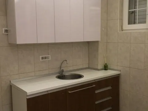 Izdavanje, kuća, 320m², Gornja Gorica, Podgorica - image 18