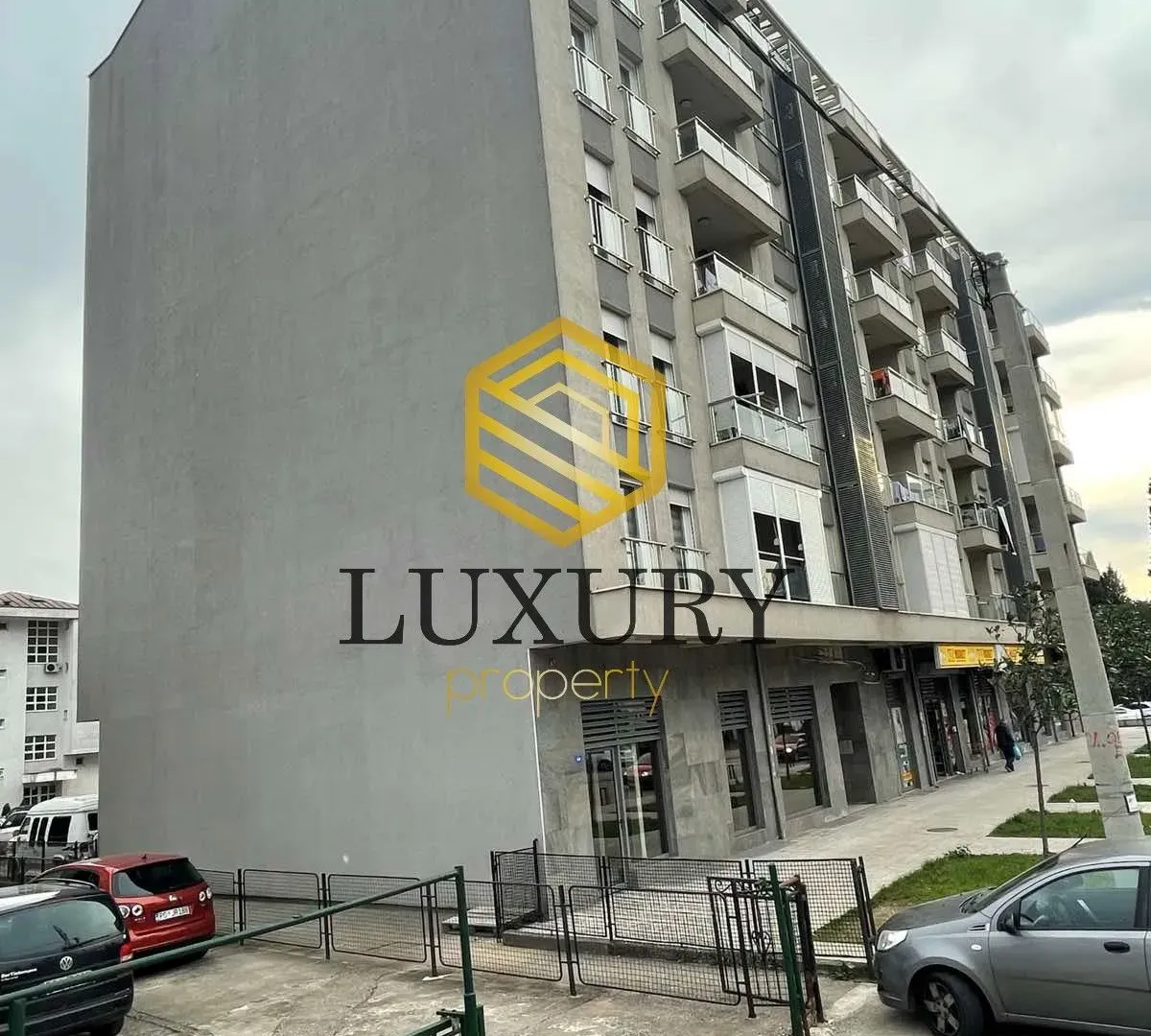 Izdavanje, poslovni prostor, 150m², Zagorič, Podgorica
