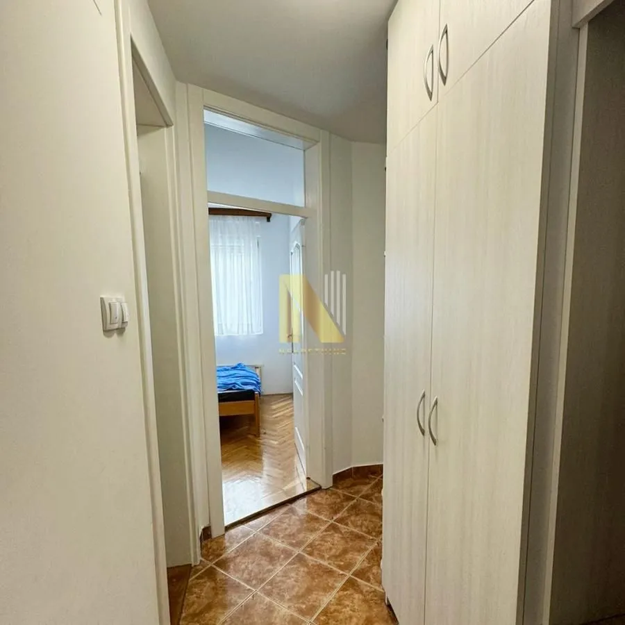 Izdavanje, jednosoban stan, 41m², Cara Dušana, Novi Sad Sve Podlokacije