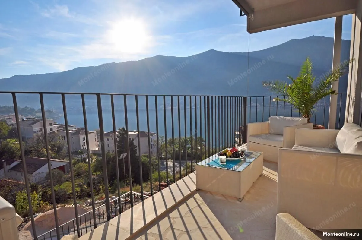 Prodaja, jednosoban stan, 52m², Dobrota, Kotor