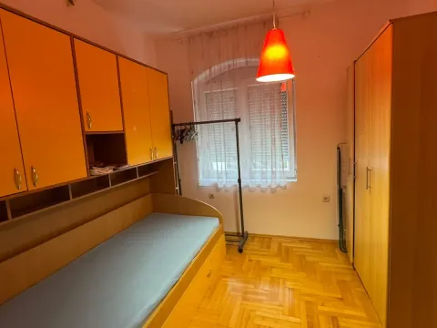 Izdavanje, trosoban stan, 120m², City Kvart, Podgorica - image 2