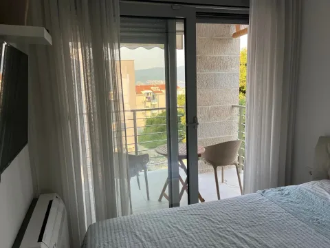 Izdavanje, dvosoban stan, 55m², Pod Kuk, Tivat - image 8