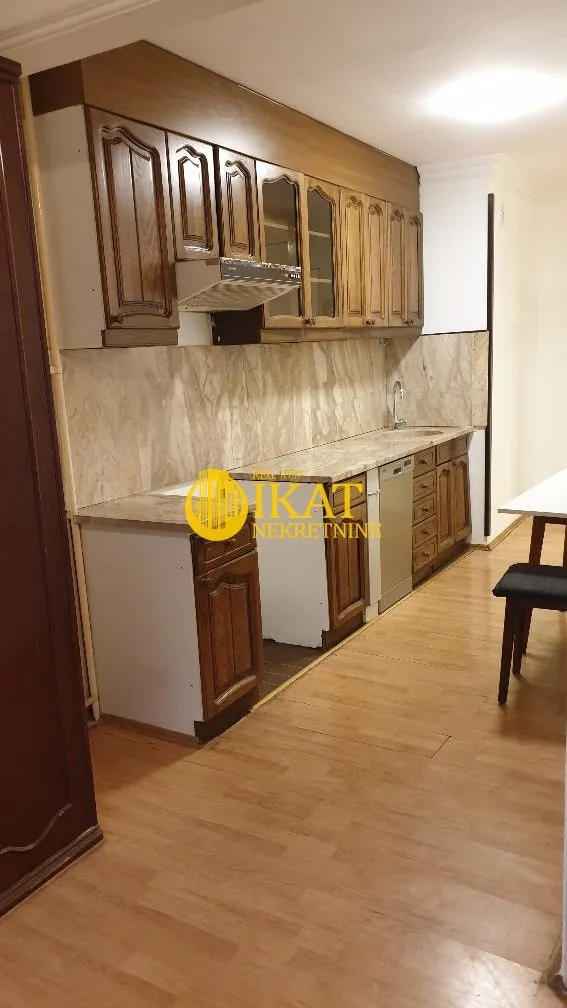 Rent, four bedroom apartment, 115m², Kalenić Pijaca, Vračar Sve Podlokacije