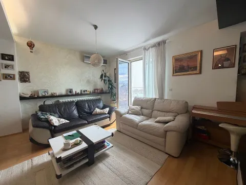 Sale, three bedroom apartment, 68m², Slavujev Venac, Zvezdara Sve Podlokacije - image 3
