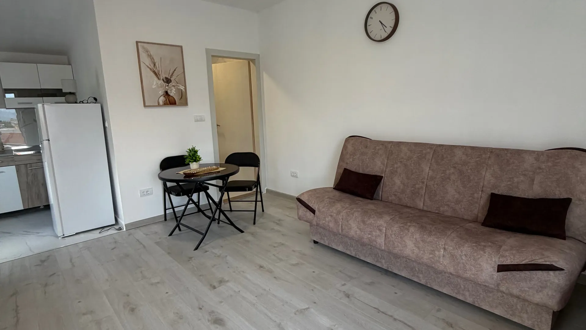 Izdavanje, garsonjera, 30m², Radanovići, Kotor
