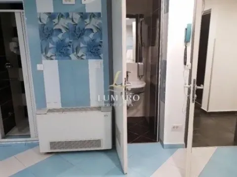 Sale, office space, 327m², Blok 5, Podgorica - image 9