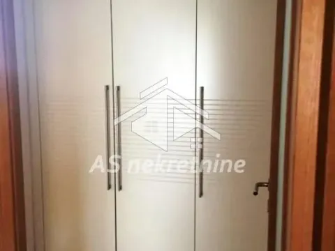 Izdavanje, trosoban stan, 100m², Stari Grad, Beograd - image 18