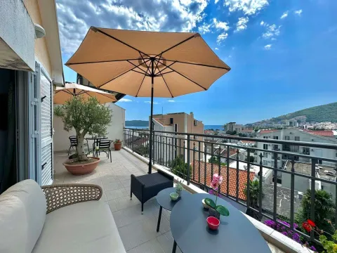 Izdavanje, dvosoban stan, 120m², Budva, Crna Gora - image 24