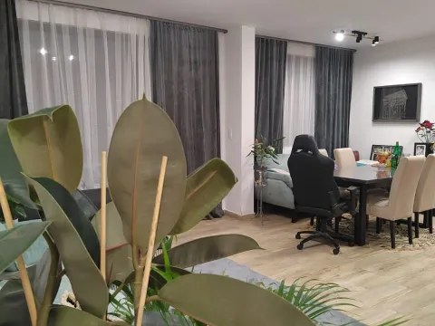 Sale, two bedroom apartment, 80m², Bečići, Budva - image 6