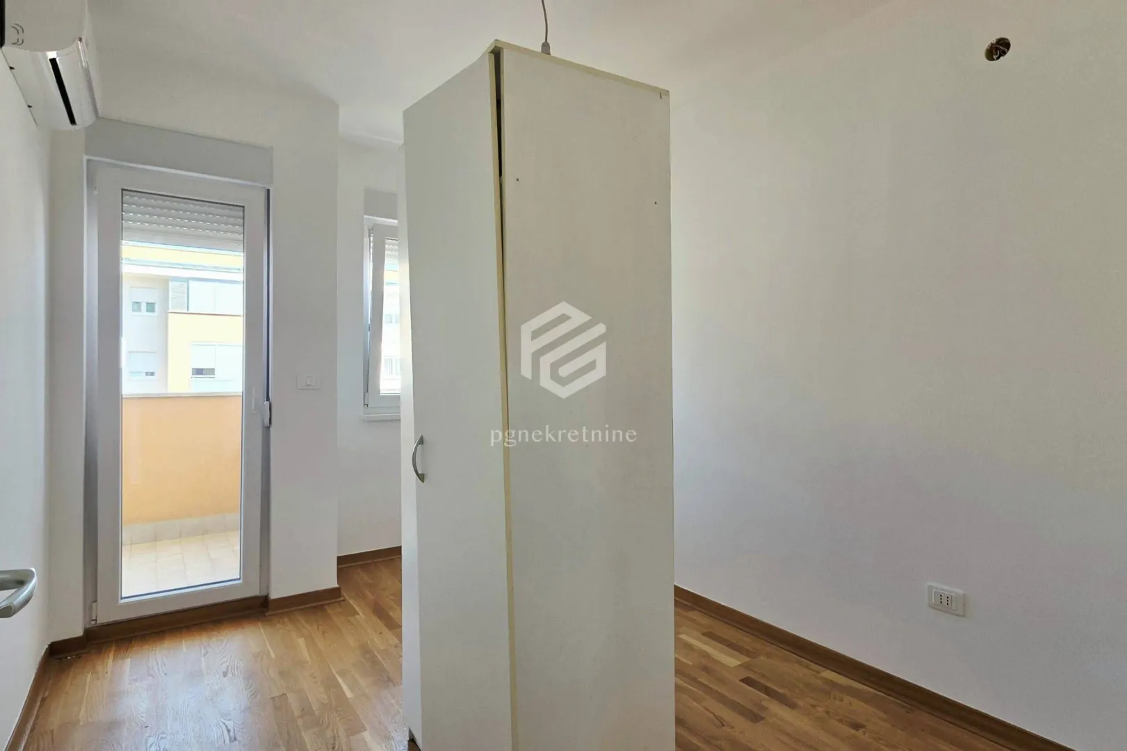Rent, two bedroom apartment, 64m², City Kej, Podgorica
