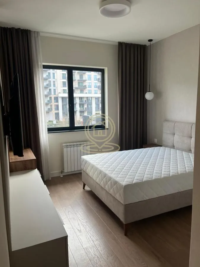 Izdavanje, trosoban stan, 80m², Savski Venac, Beograd