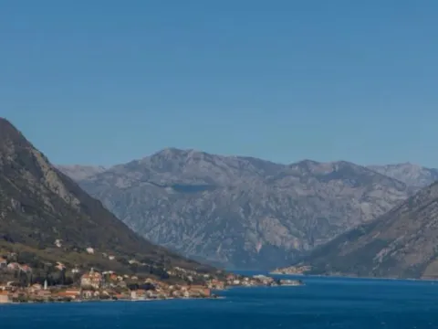 Rent, two bedroom apartment, 57m², Dobrota, Kotor - image 6