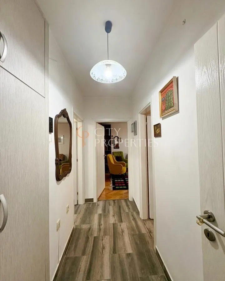 Izdavanje, dvosoban stan, 84m², Centar, Podgorica