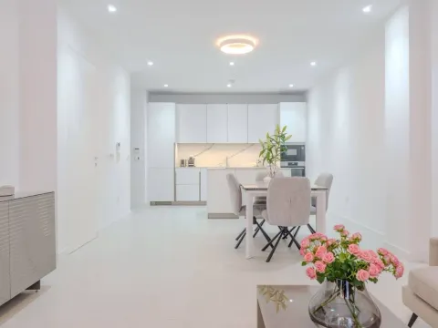 Prodaja, dvosoban stan, 240m², Centar, Tivat - image 4