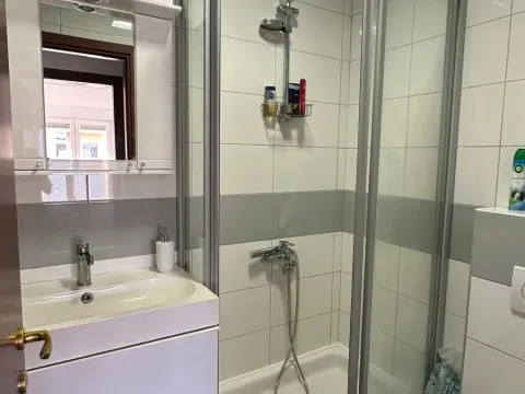 Prodaja, jednosoban stan, 45m², City Kvart, Podgorica - image 10