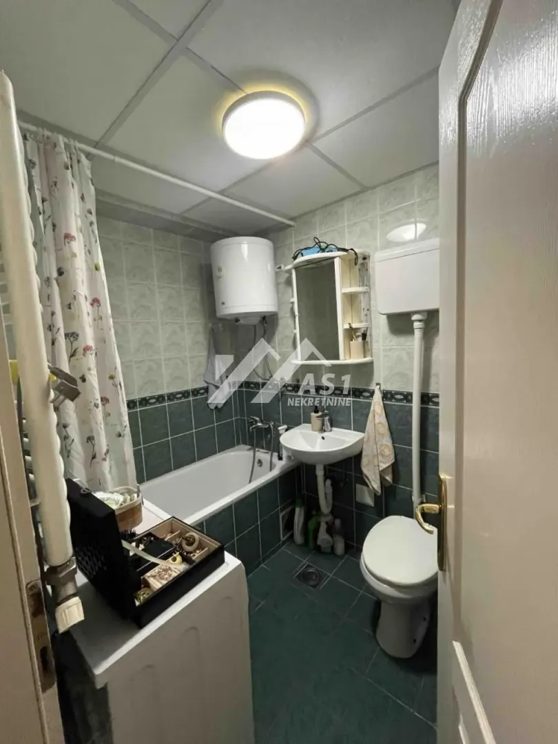 Izdavanje, dvosoban stan, 40m², Adamovićevo Naselje, Novi Sad Sve Podlokacije