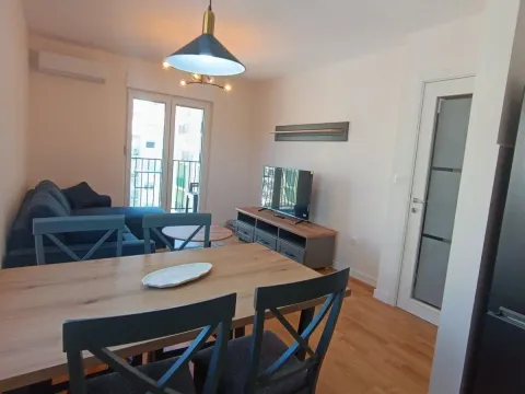 Izdavanje, jednosoban stan, 42m², Pobrežje, Podgorica - image 2