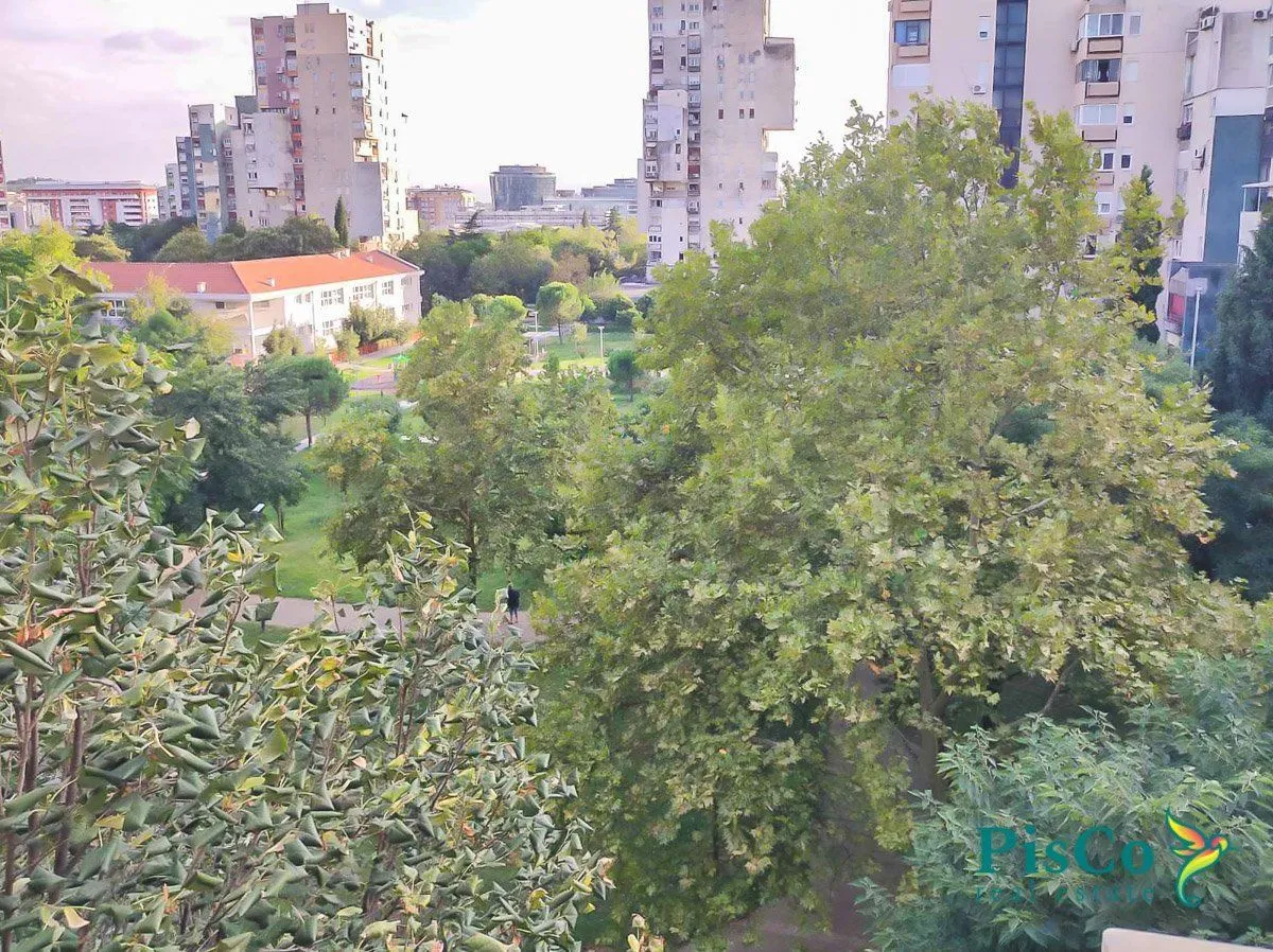 Prodaja, trosoban stan, 100m², Blok 5, Podgorica